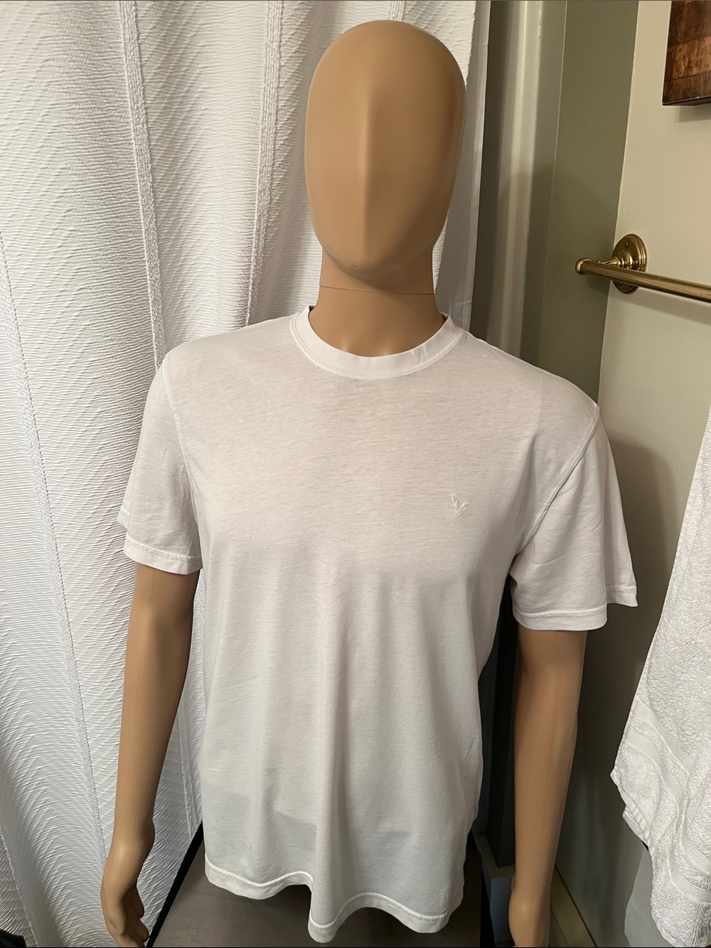 American Eagle Outfitters White Crew Neck Short Sleeve Tee